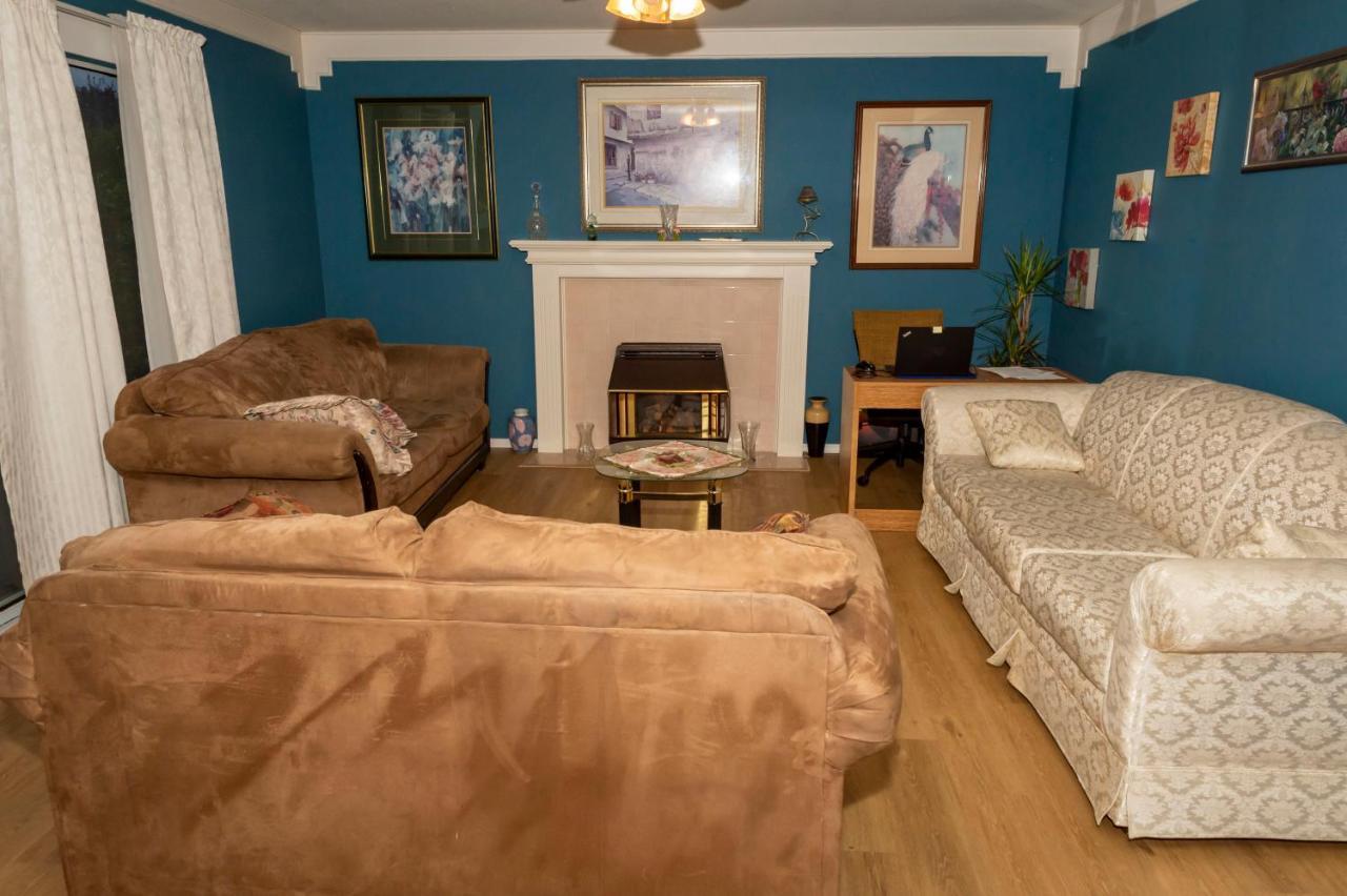 B&B In Fraser Valley アボッツフォード エクステリア 写真