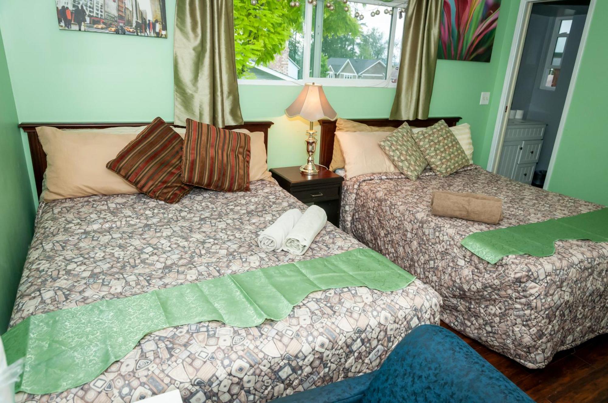 B&B In Fraser Valley アボッツフォード エクステリア 写真